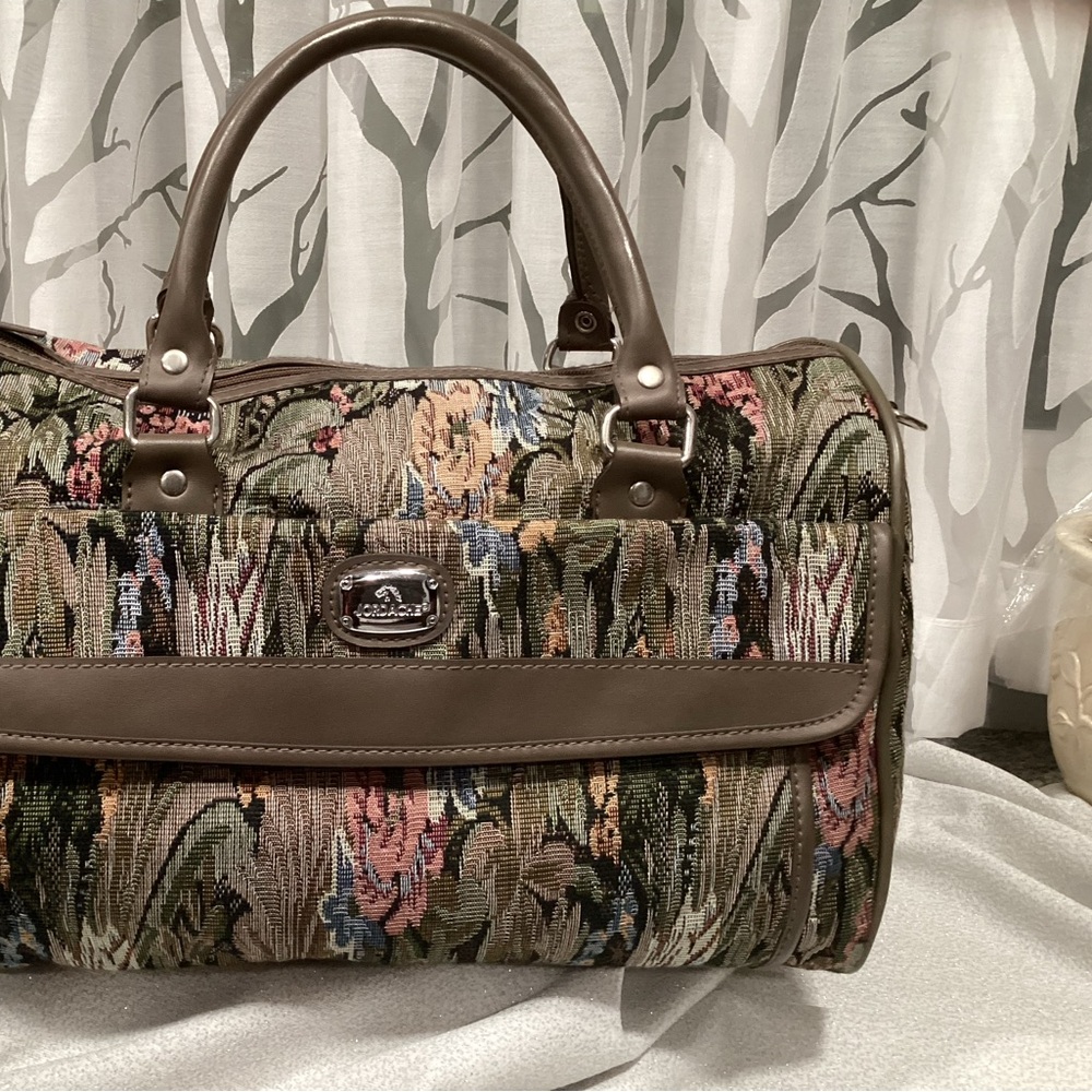 Jordache Tapestry Bag with strap handle